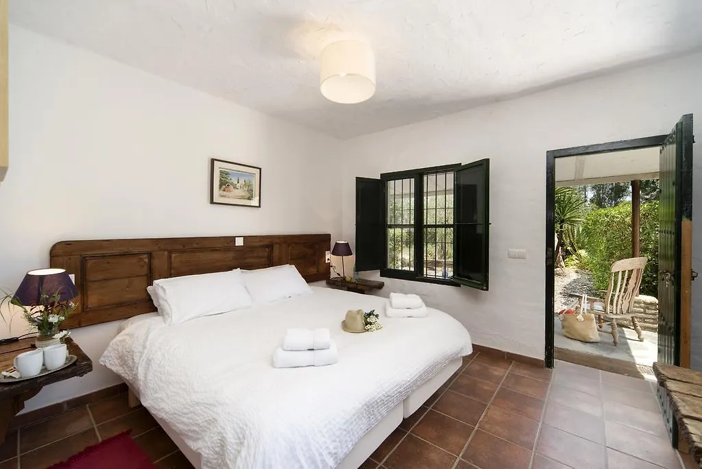 펜션 알하우린데라토레 Rancho Del Ingles B&B
